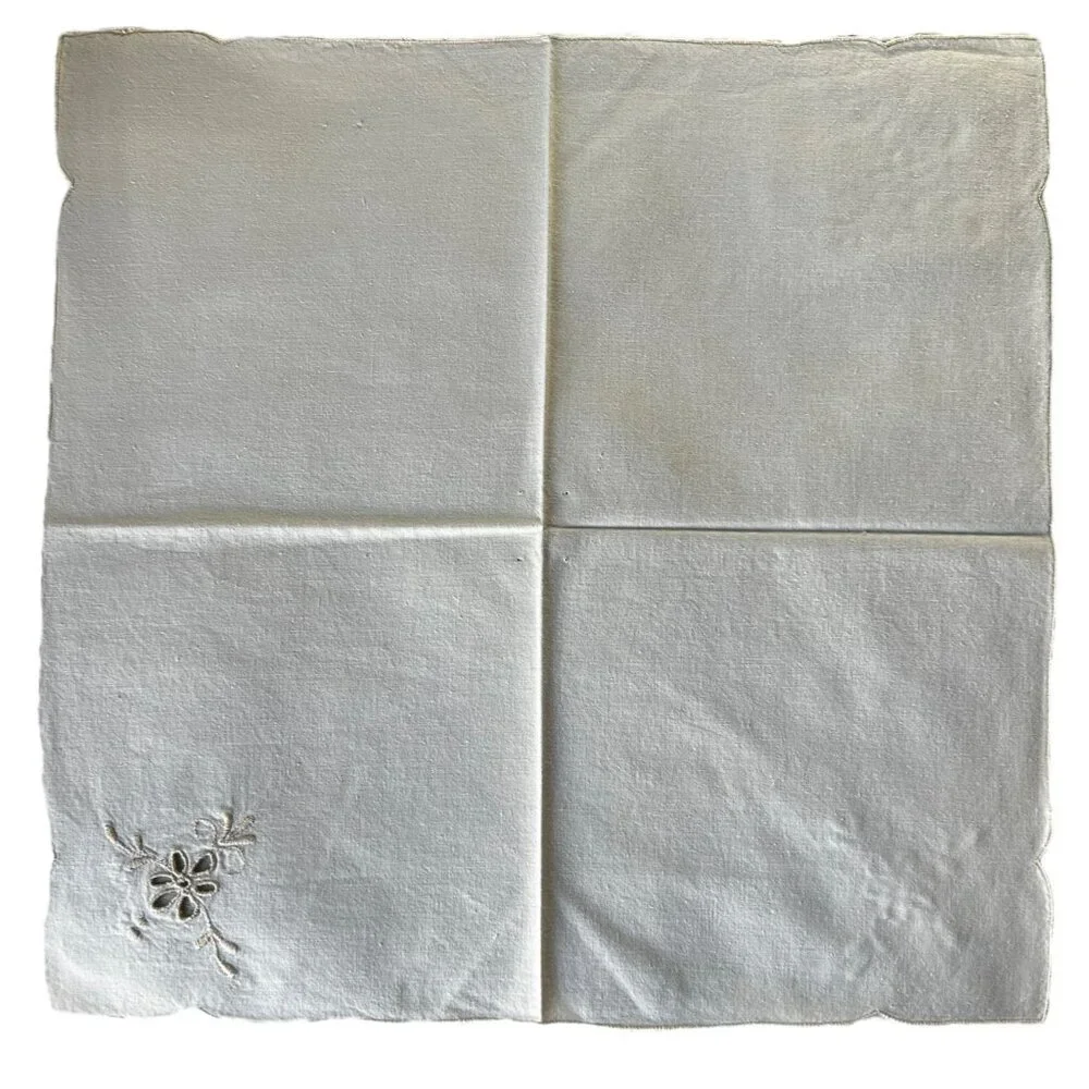 8 Pale Pink Embroidered Cotton Napkins Cutwork  Scalloped Edges 15.25x15.25